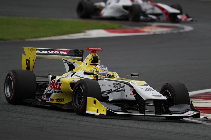 フリー走行2回目: 2位は千代勝正（B-Max Racing SF14）