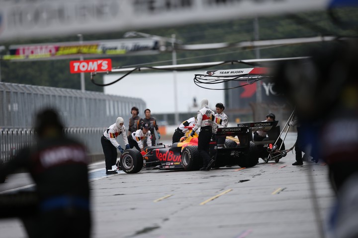 フリー走行: ダニエル・ティクトゥム（TEAM MUGEN SF14）