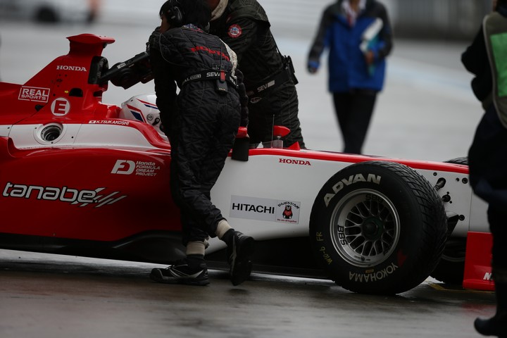 フリー走行: 塚越広大（REAL SF14）