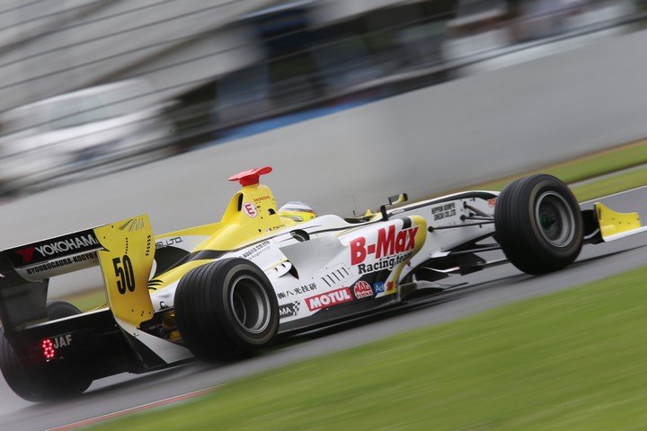 フリー走行: 千代勝正（B-Max Racing SF14）