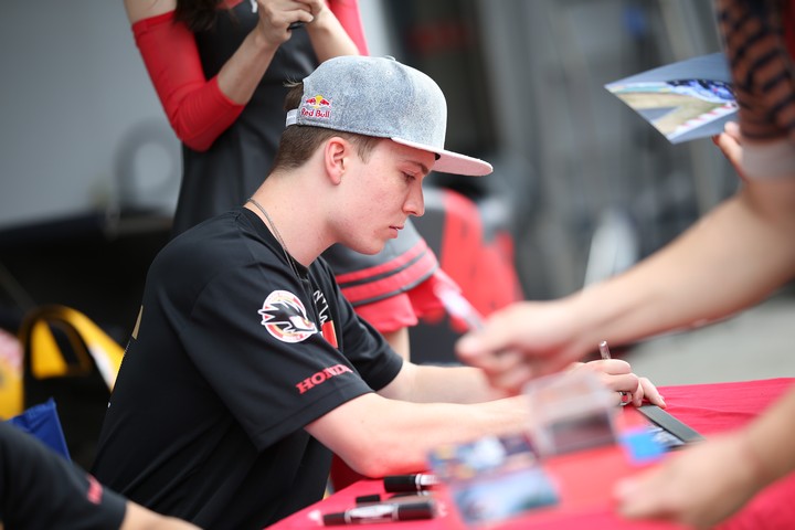 ピットウォーク: ダニエル・ティクトゥム（TEAM MUGEN）