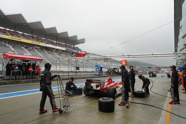 公式予選: ニック・キャシディ（ORIENTALBIO KONDO SF14）