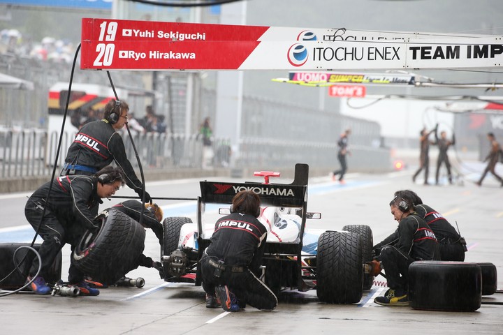公式予選: 関口雄飛（ITOCHU ENEX TEAM IMPUL SF14）