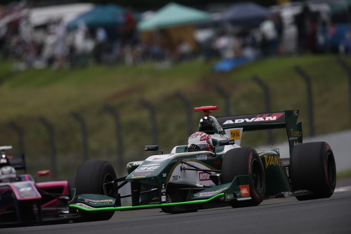 フリー走行: 中嶋一貴（VANTELIN KOWA TOM’S SF14）