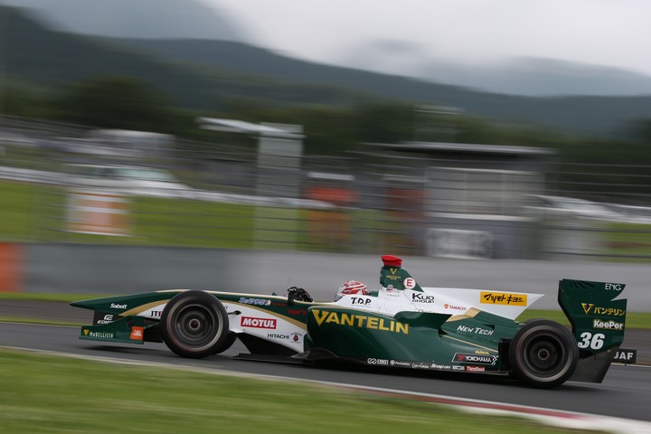 フリー走行: 中嶋一貴（VANTELIN KOWA TOM’S SF14）