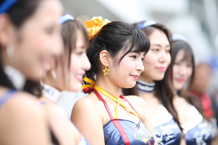 ピットウォーク: レースクイーン