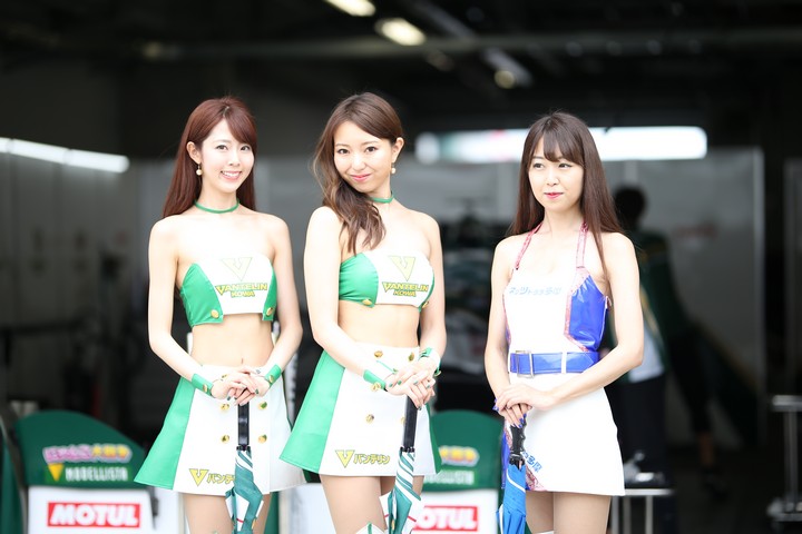 ピットウォーク: レースクイーン