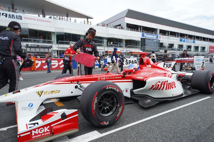 スタート進行: ニック・キャシディ（ORIENTALBIO KONDO SF14）