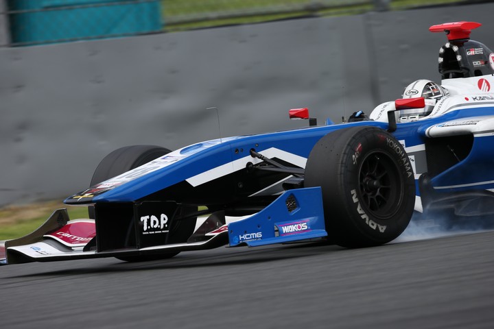 決勝レース: 小林可夢偉（KCMG Elyse SF14）