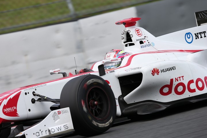 決勝レース: 野尻智紀（DOCOMO DANDELION M5S SF14）