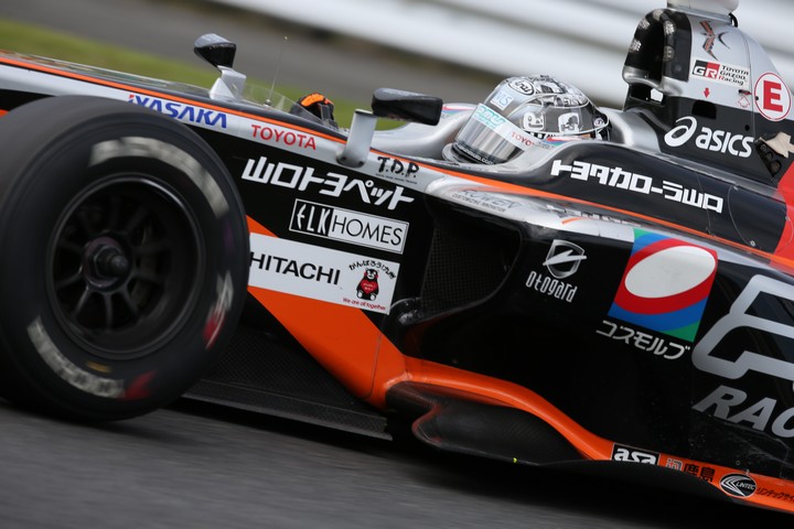 決勝レース: 国本雄資（JMS P.MU/CERUMO・INGING SF14）