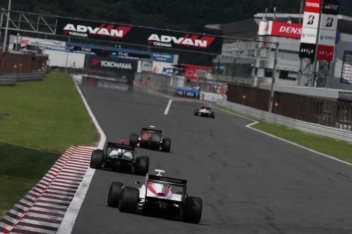 決勝レース: 平川亮（ITOCHU ENEX TEAM IMPUL SF14）