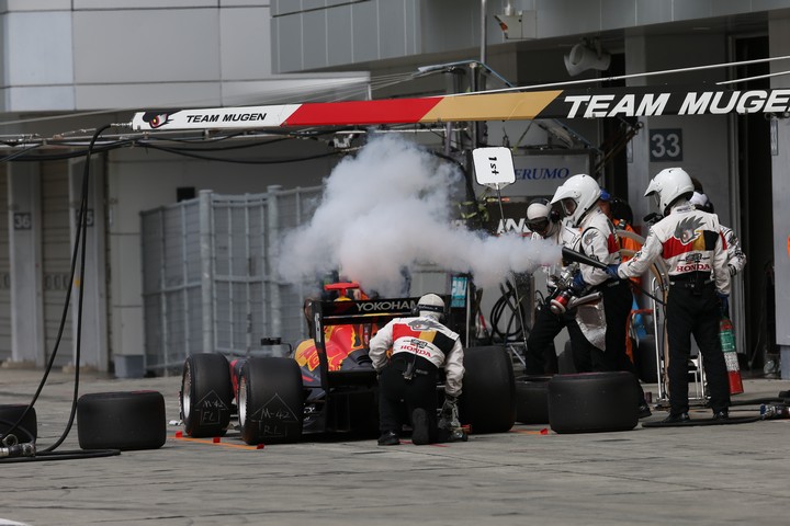 決勝レース: ダニエル・ティクトゥム（TEAM MUGEN SF14）