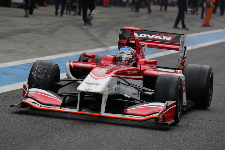 公式予選: ポールポジションはニック・キャシディ（ORIENTALBIO KONDO SF14）