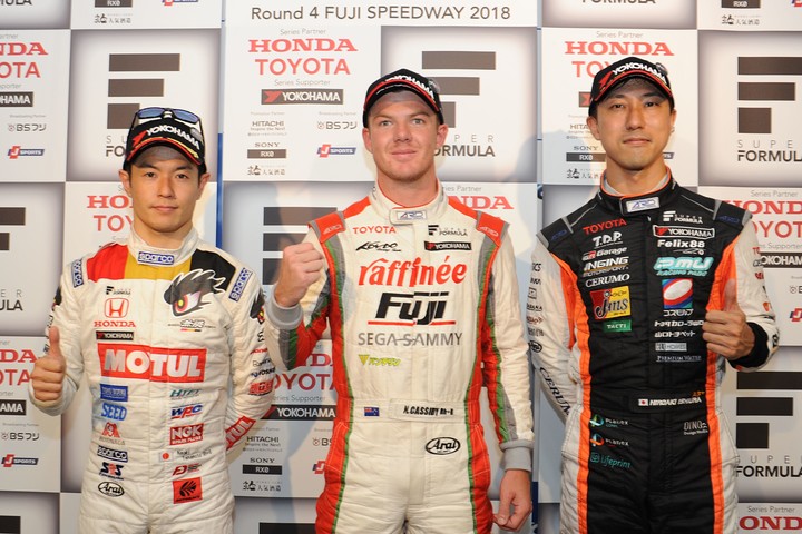 予選フォトセッション: トップ3のドライバーたち