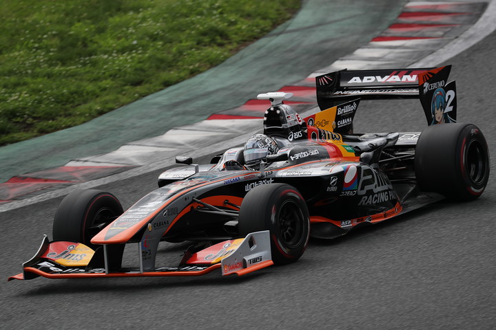 決勝3位は国本雄資（JMS P.MU/CERUMO・INGING SF14）