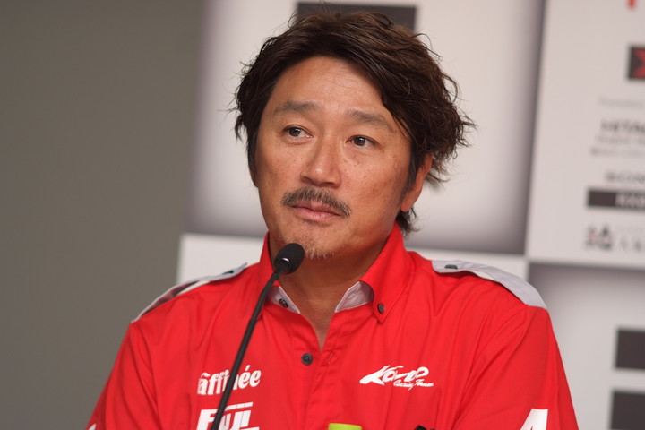 決勝記者会見: 優勝監督の近藤真彦氏