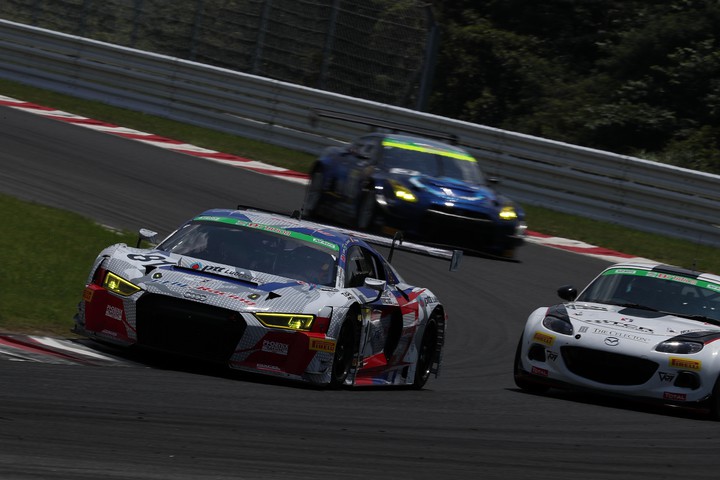 序盤トップを快走したジェフリー・リー／アンドレ・クート／アレッシオ・ピカリエッロ組（J-Fly Racing R8）