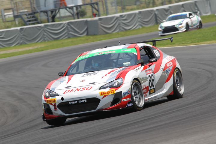 ST-4クラス優勝は松井孝允／坪井翔／中山雄一組（TOM'S SPIRIT 86）