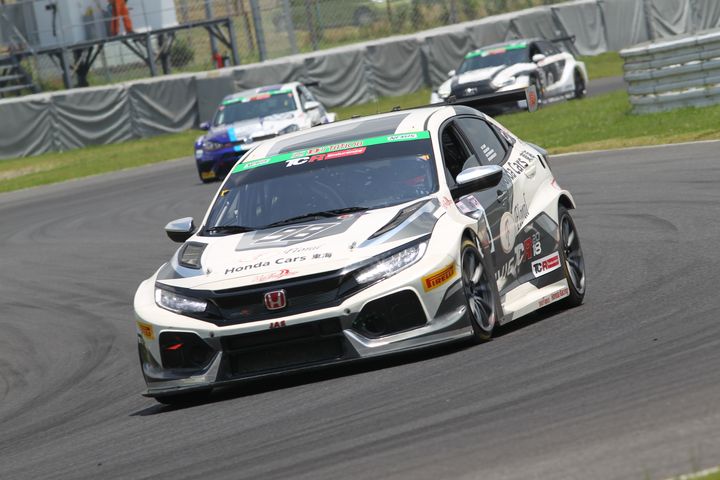 ST-TCRクラス優勝は飯田太陽／加藤寛規／高橋一穂組（FLORAL CIVIC TCR）