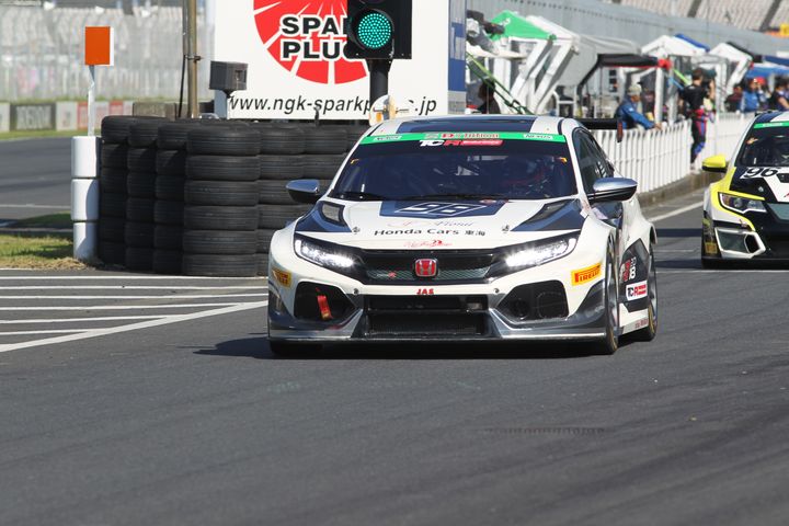 ウォームアップ: ST-TCRクラストップタイムは飯田太陽／加藤寛規／高橋一穂組（FLORAL CIVIC TCR）
