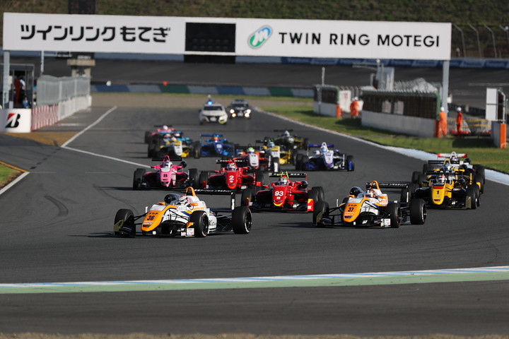 14周の決勝がスタートした