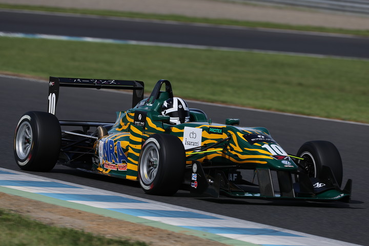 第10,11戦ともNクラスポールポジションのジェイク・パーソンズ（NODAレーシング）