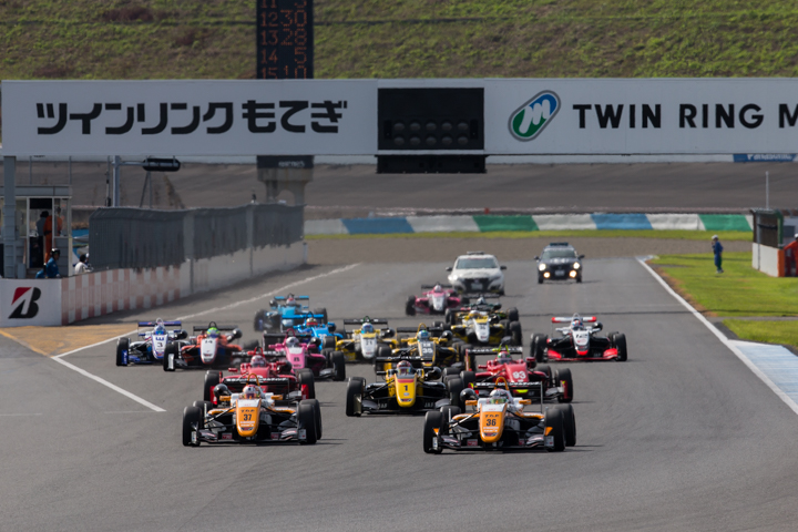 14周の決勝がスタートした