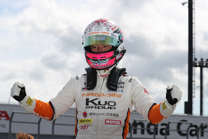 優勝した坪井翔（カローラ中京Kuo TEAM TOM'S）