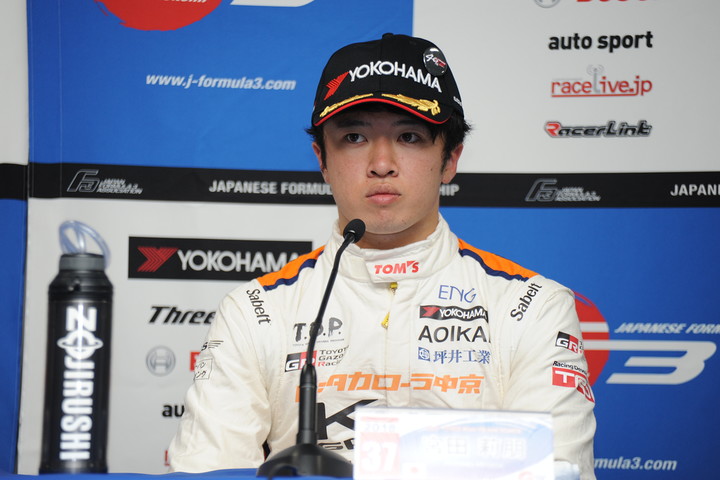 決勝記者会見: 2位の宮田莉朋（カローラ中京Kuo TEAM TOM'S）