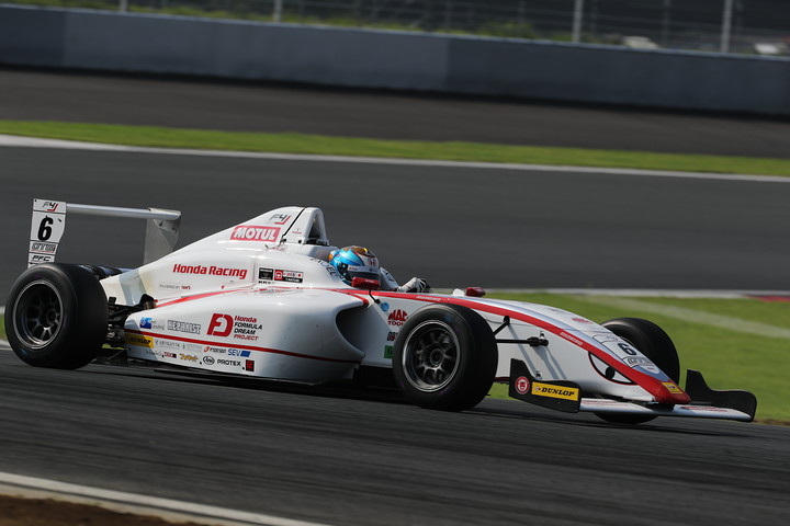 第7,8戦ともポールポジションの名取鉄平（HFDP/SRS/コチラレ一シング）