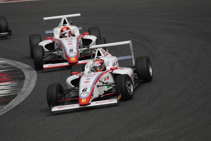 名取鉄平、角田裕毅、チームメート同士の争い