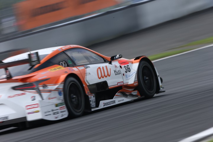 公開練習: 中嶋一貴／関口雄飛組（au TOM'S LC500）