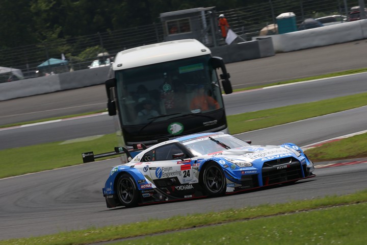 サーキットサファリ: ジョアオ・パオロ・デ・オリベイラ／高星明誠組（フォーラムエンジニアリングADVAN GT-R）