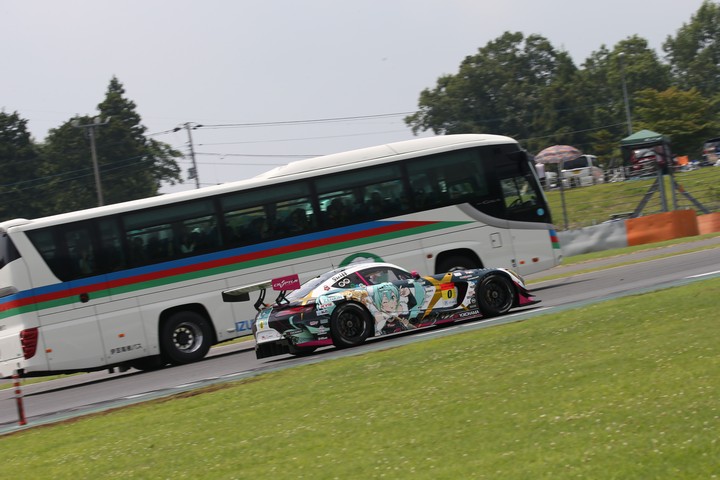 サーキットサファリ: 谷口信輝／片岡龍也組（グッドスマイル初音ミクAMG）