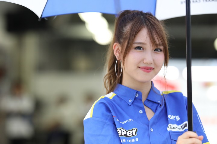 ピットウォーク: レースクイーン