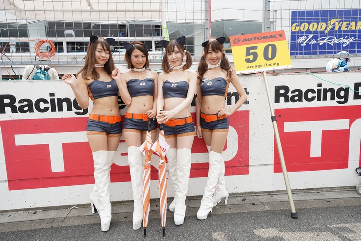 ピットウォーク: レースクイーン