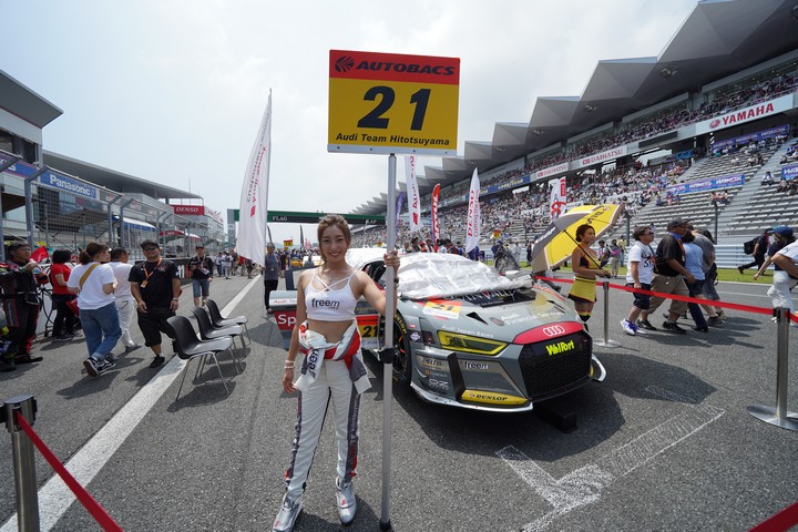 スタート進行: Hitotsuyama Audi R8 LMS（Audi Team Hitotsuyama）