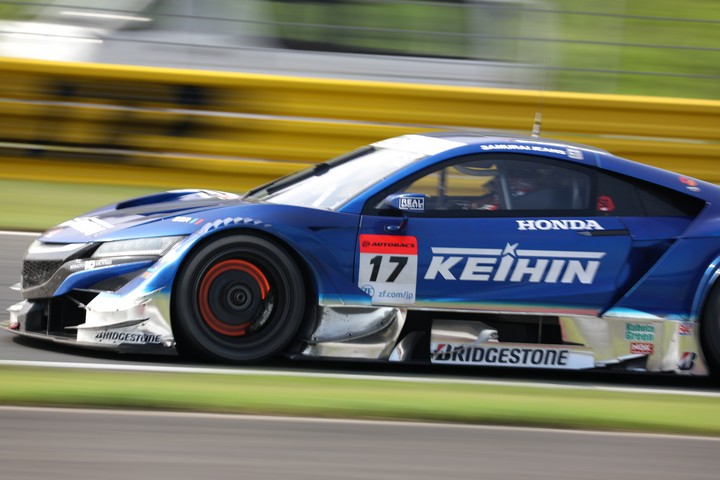 決勝レース: 塚越広大／小暮卓史組（KEIHIN NSX-GT）