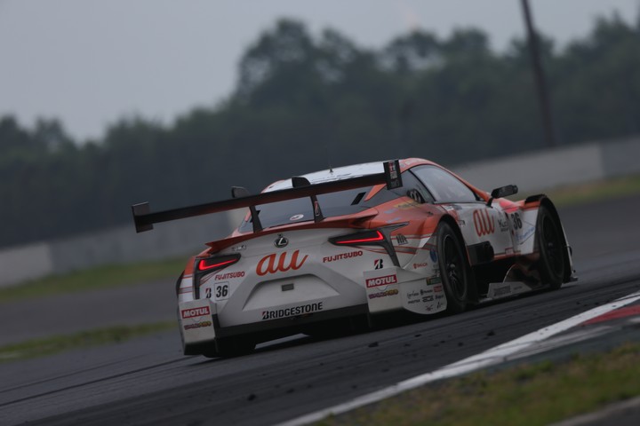 決勝レース: 中嶋一貴／関口雄飛組（au TOM'S LC500）