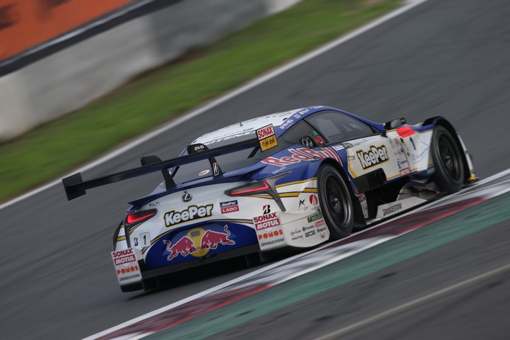 決勝レース: 平川亮／ニック・キャシディ組（KeePer TOM'S LC500）