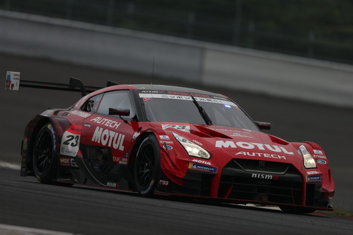 決勝レース: ロニー・クインタレッリ（MOTUL AUTECH GT-R）