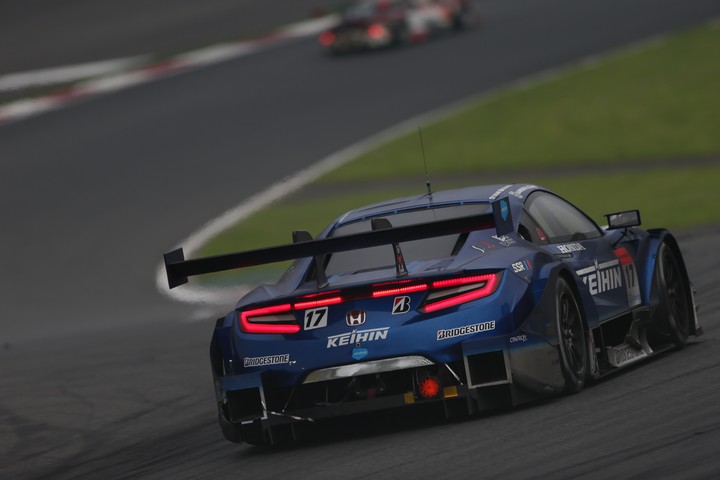 決勝レース: 塚越広大／小暮卓史組（KEIHIN NSX-GT）