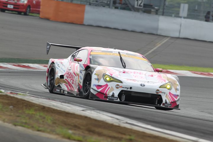 GT300クラスポールポジションの松井孝允／坪井翔／近藤翼組（HOPPY 86 MC）