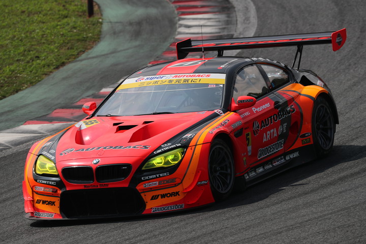 GT300クラス優勝は高木真一／ショーン・ウォーキンショー組（ARTA BMW M6 GT3）