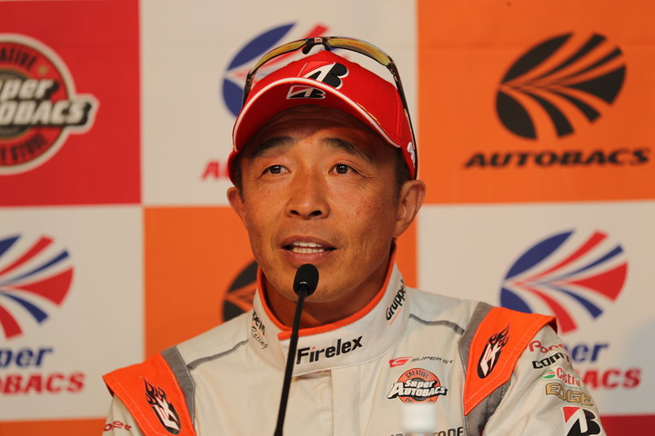 決勝記者会見: GT300クラス優勝の高木真一（ AUTOBACS RACING TEAM AGURI）
