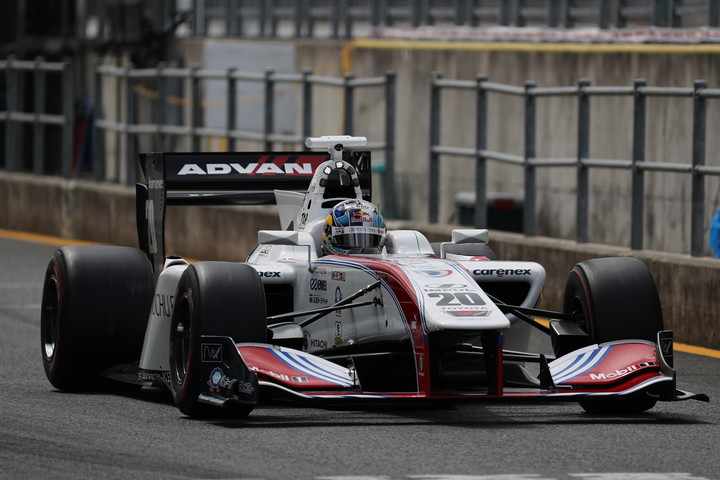 フリー走行2回目: 3位は平川亮（ITOCHU ENEX TEAM IMPUL SF14）