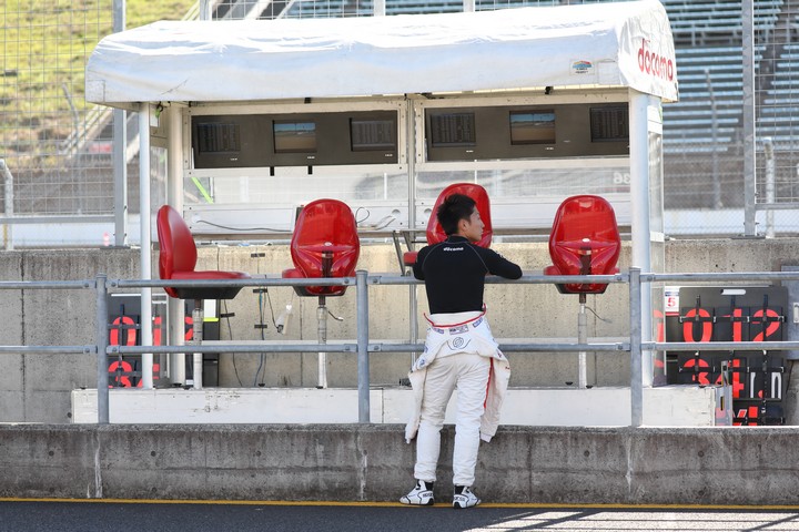 占有走行: 野尻智紀（DOCOMO TEAM DANDELION RACING）