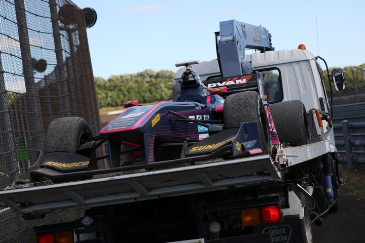 占有走行: UOMO SUNOCO SF14