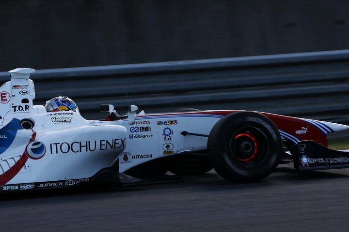 占有走行: 平川亮（ITOCHU ENEX TEAM IMPUL SF14）